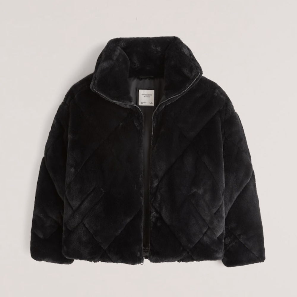 LAST CHANCE - Abercrombie Oversized Faux Fur Quilted Puffer Black - Picture 5 of 8